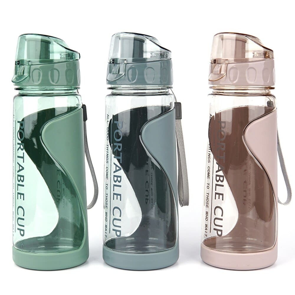 Bottiglia sportiva in plastica da 600 ml per bambini in verde, grigio e rosa