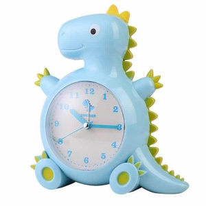 Sveglia per bambini a forma di dinosauro blu e verde su sfondo bianco