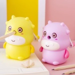 Temperamatite per bambini in giallo e rosa a forma di cartone animato 3D con bocca bianca