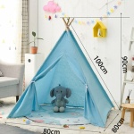Tenda a soffietto per bambini blu con elefante all'interno in una stanza con tappeto bianco