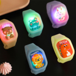 Braccialetto antizanzare illuminato per bambini con motivi di animali in silicone