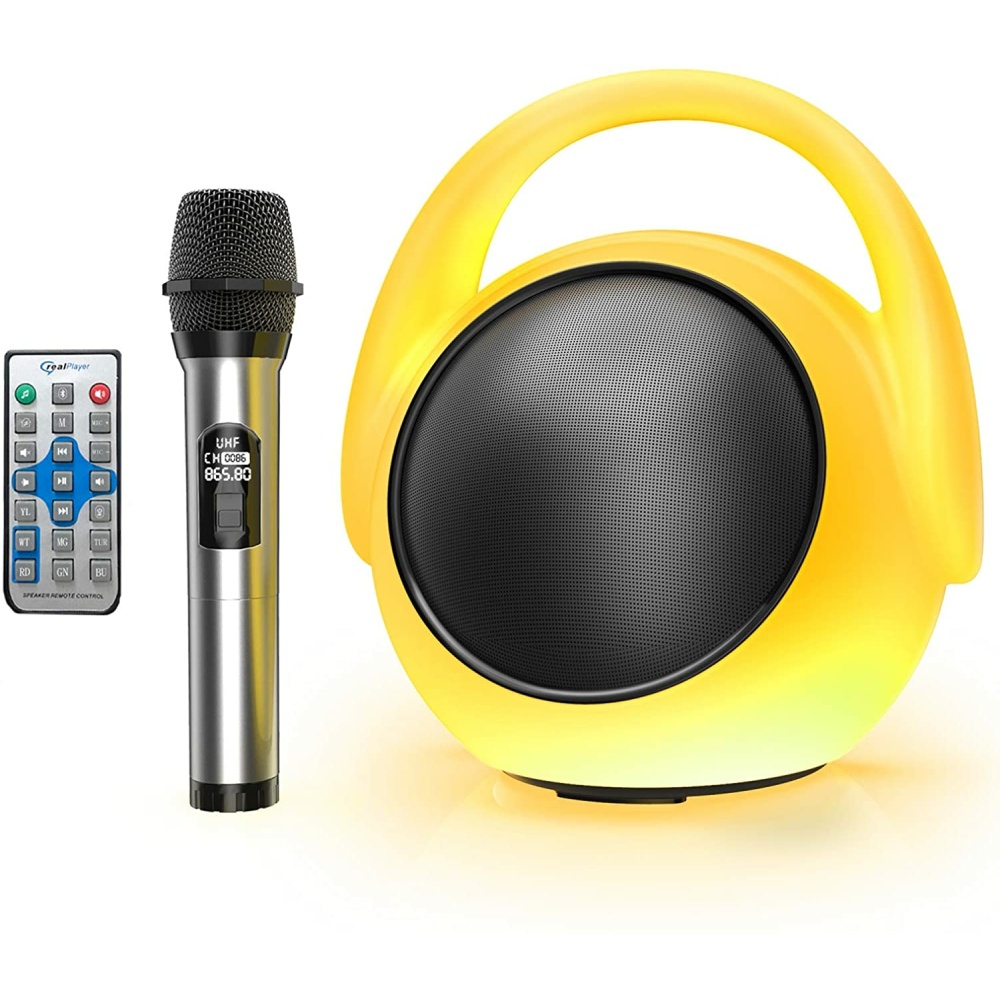 Un microfono karaoke per bambini con altoparlante giallo e nero e telecomando wireless grigio.