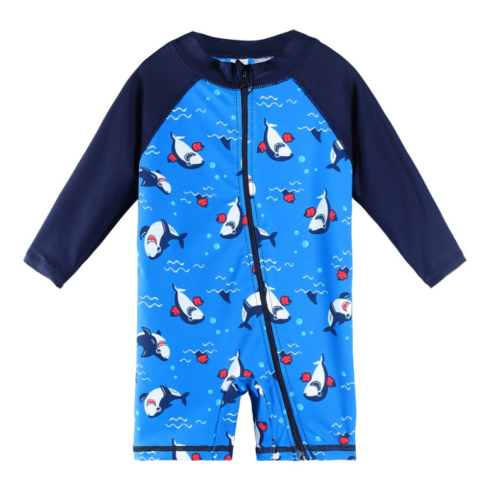 Costume da bagno blu da ragazzo con piccoli squali su sfondo bianco