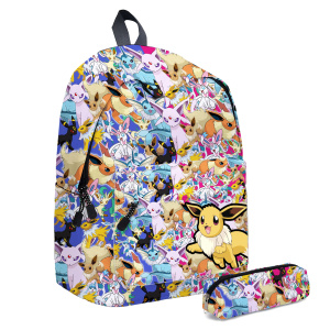 Zaino Pokémon multicolore e astuccio coordinato presentati su sfondo bianco