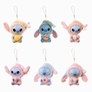 Peluche portachiavi di Stitch in stile Labubu su sfondo bianco