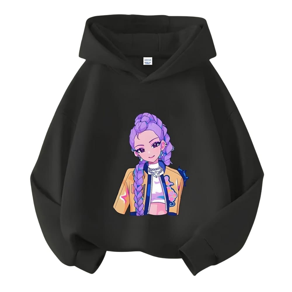 Felpa per bambini con cappuccio K-pop Demon Hunters motivo Rumi di colore nero con il motivo sul davanti. Su sfondo bianco.